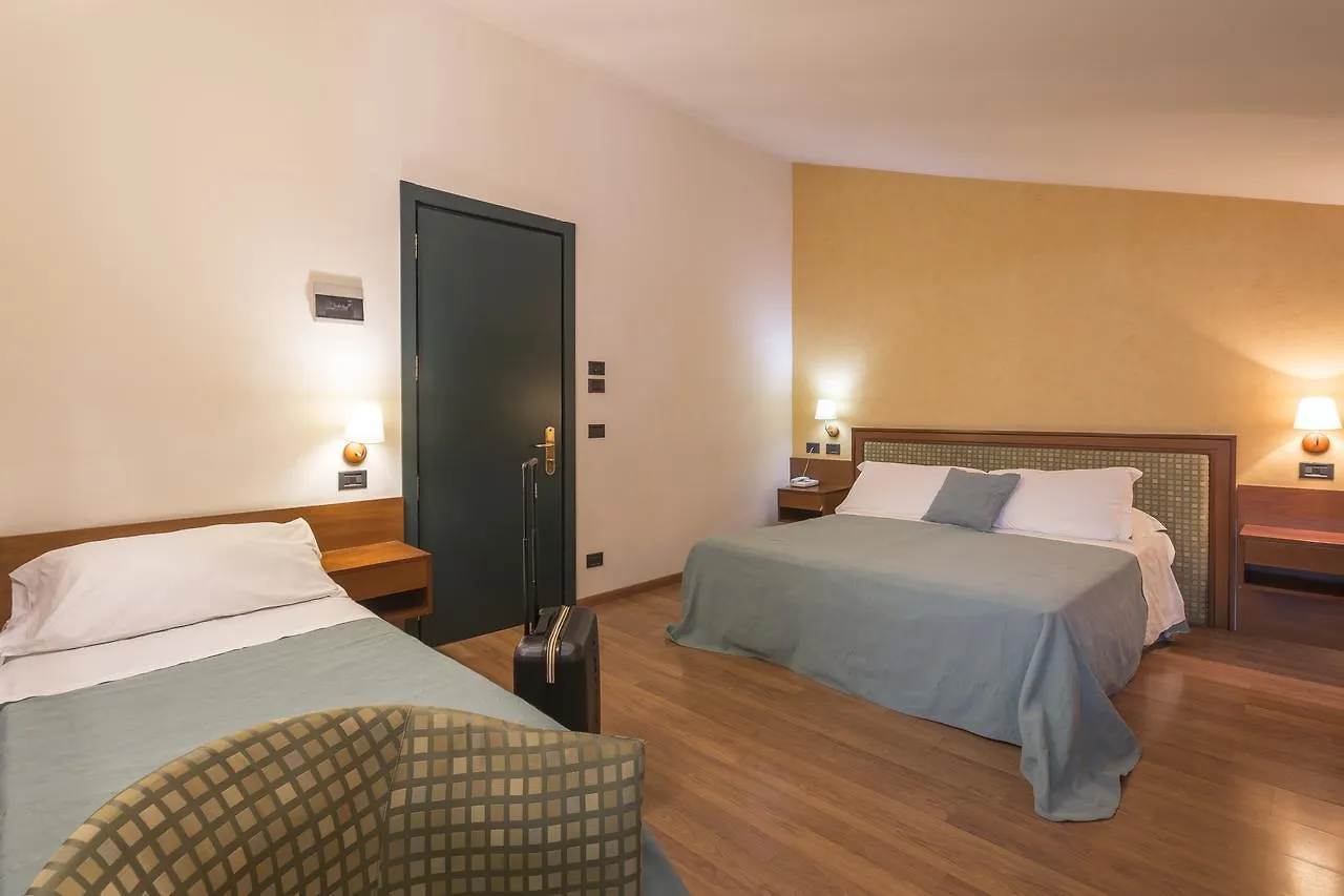 Hotel Montreal Ragusa 3*,  Włochy